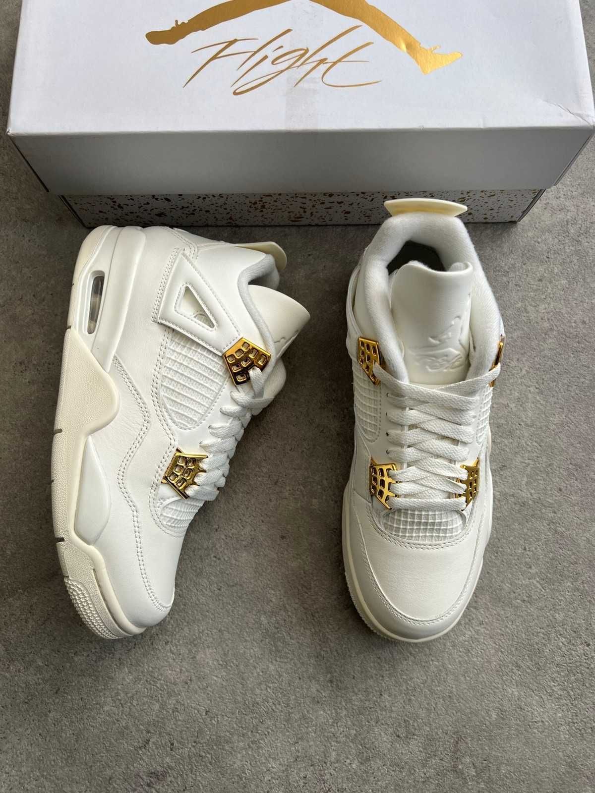 Jordan 4 Metalic Gold