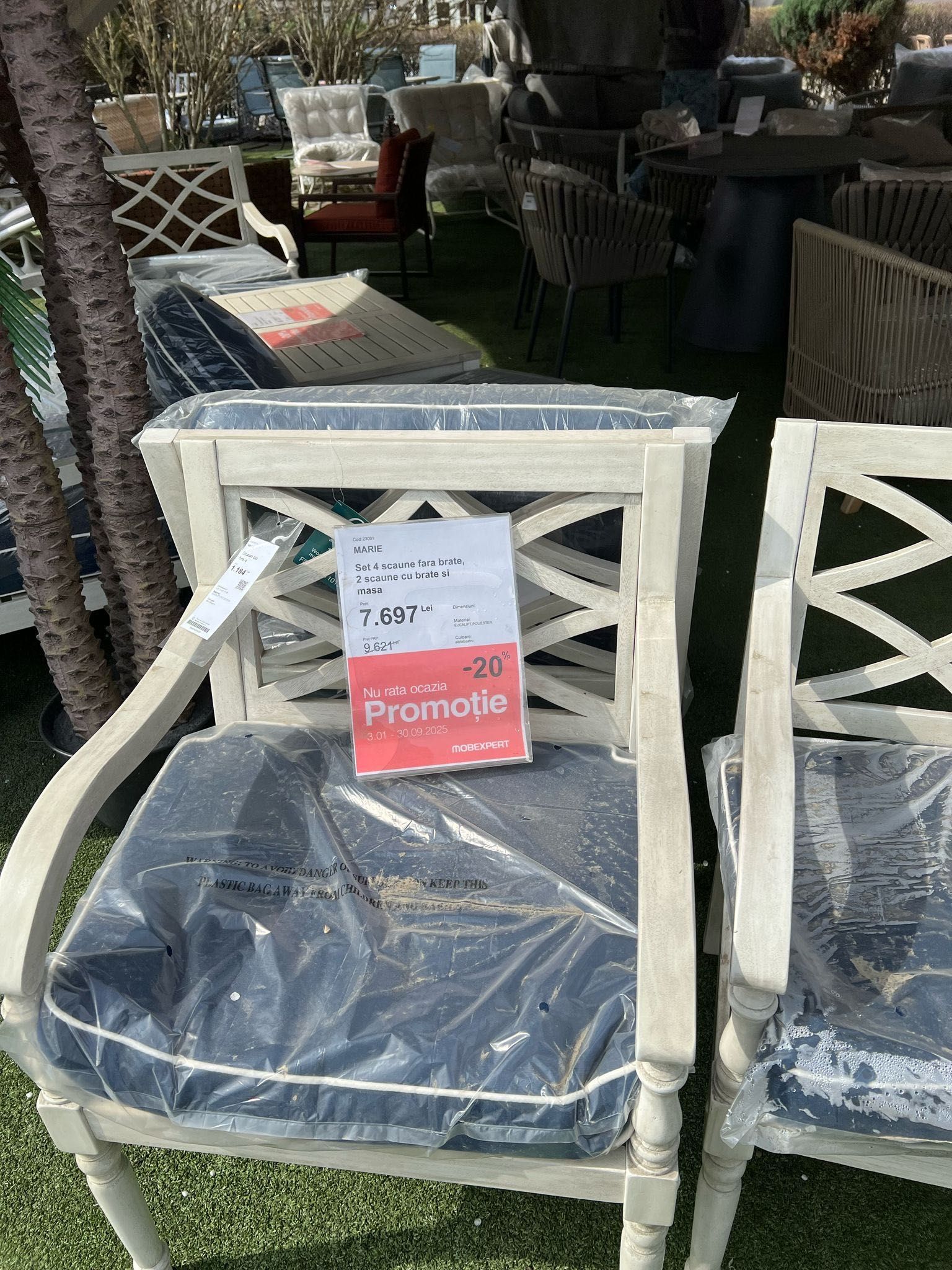 Masa de terasa și insula de bucatarie